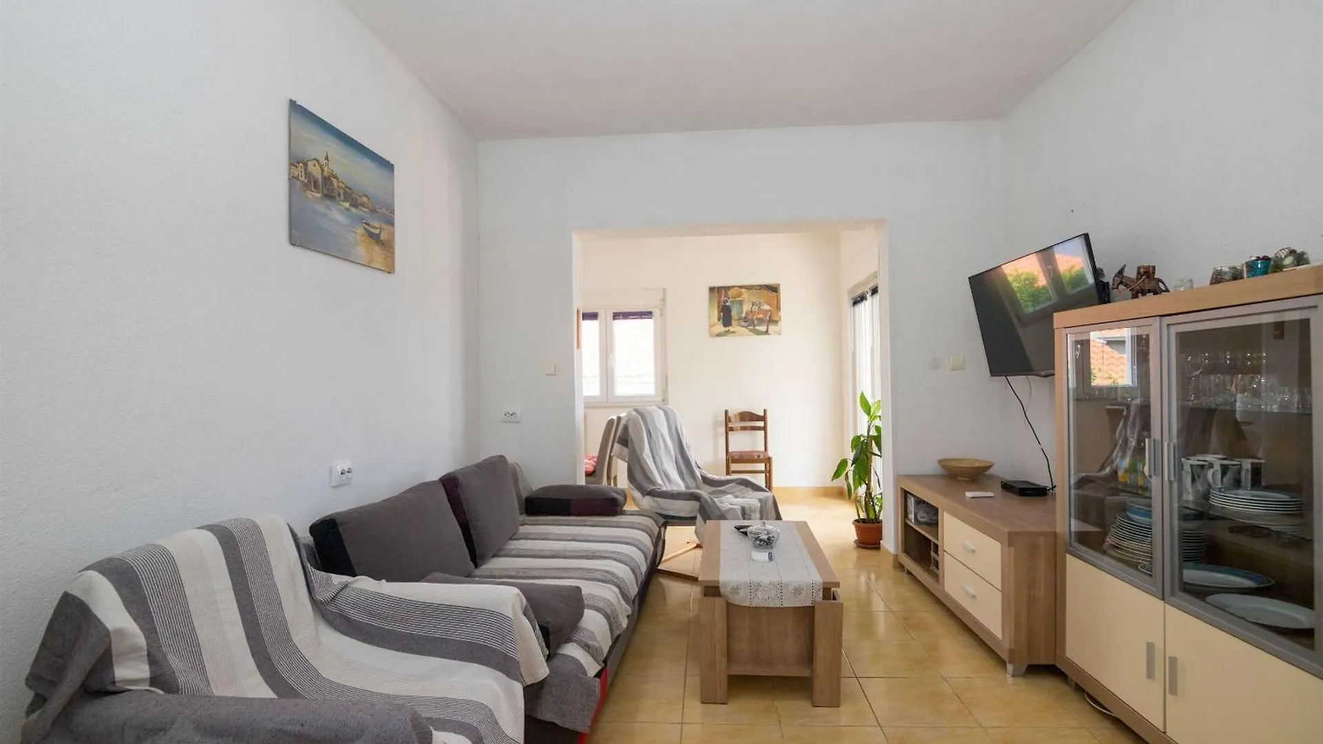 Apartment Goran - Sea View Donji Okrug  Croatia
