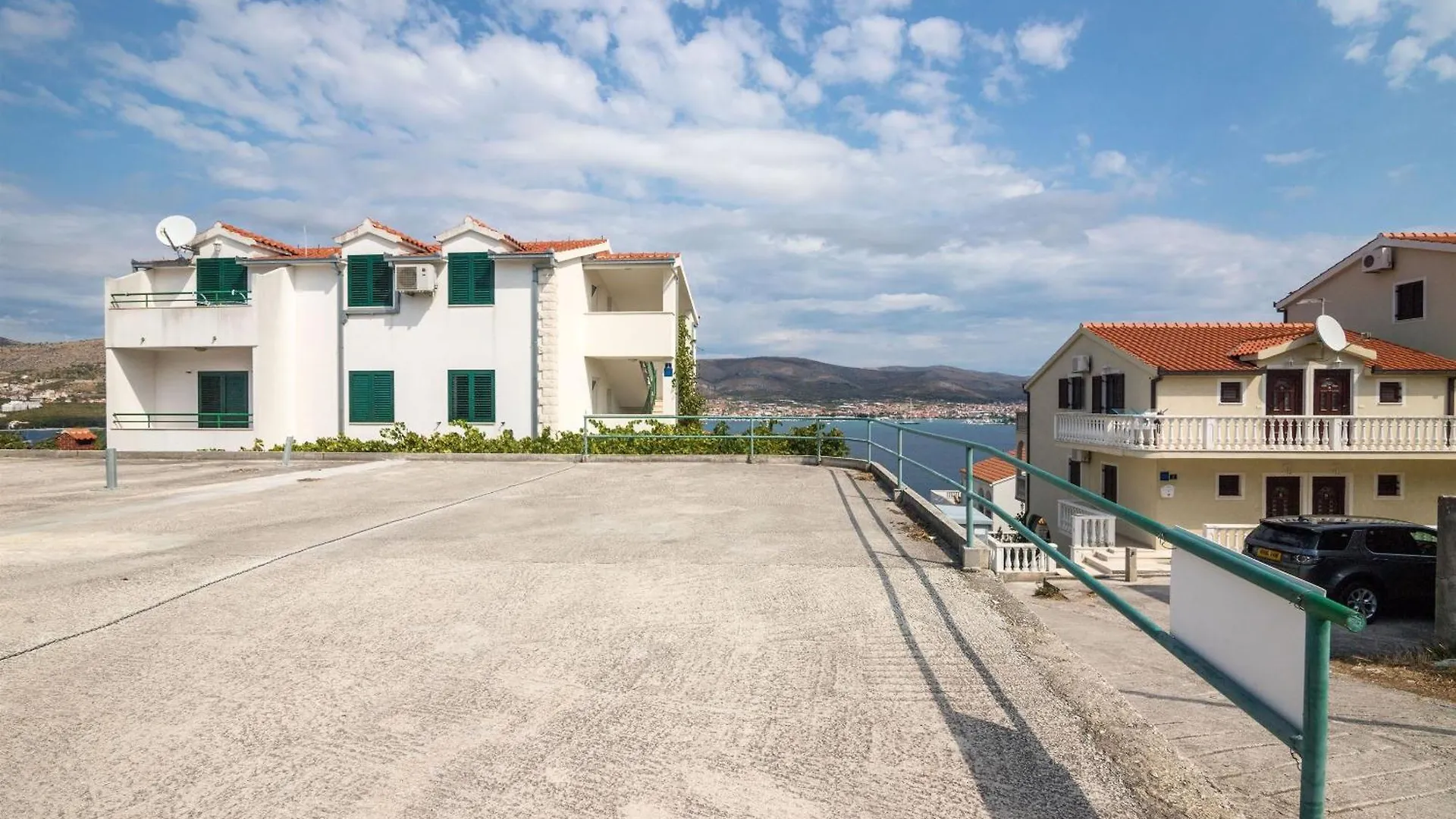 Apartment Goran - Sea View Donji Okrug  Donji Okrug (Ciovo)