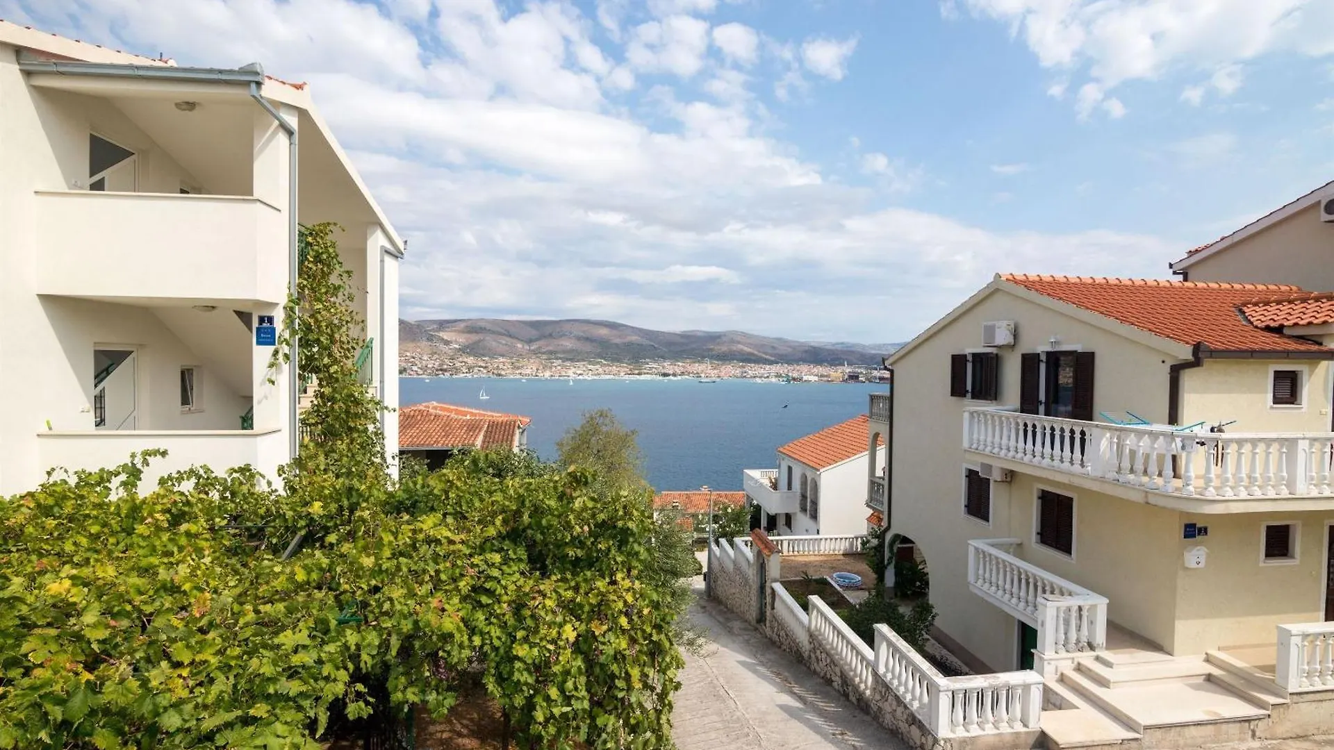 Apartment Goran - Sea View Donji Okrug